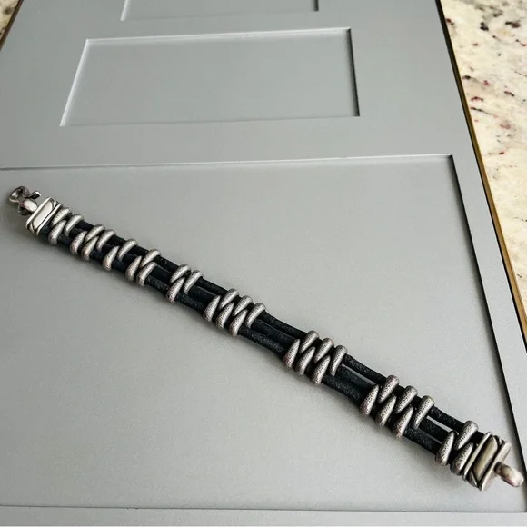 🎉Sold🎉 David Yurman Leather And Sterling Silver Cable Station Men’s Bracelet - Picture 7 of 9